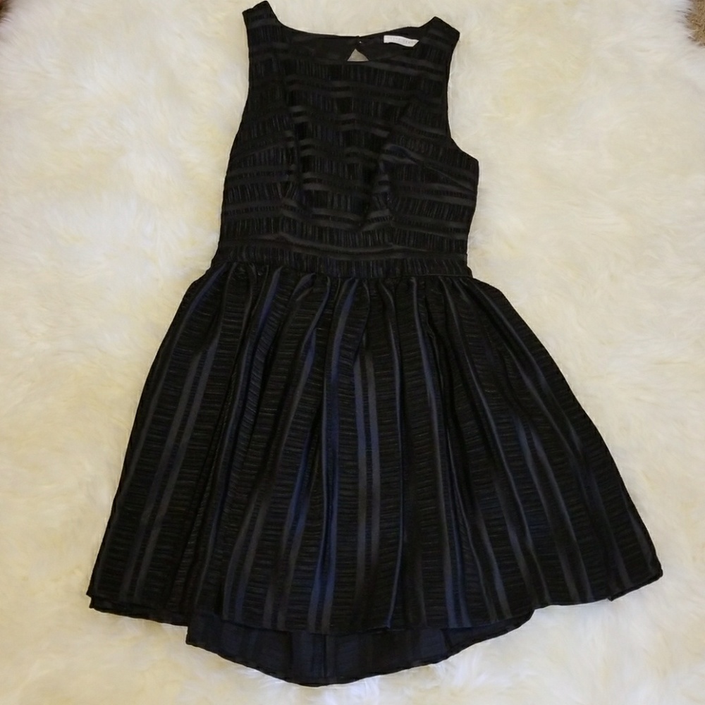 Paper crown mini dress